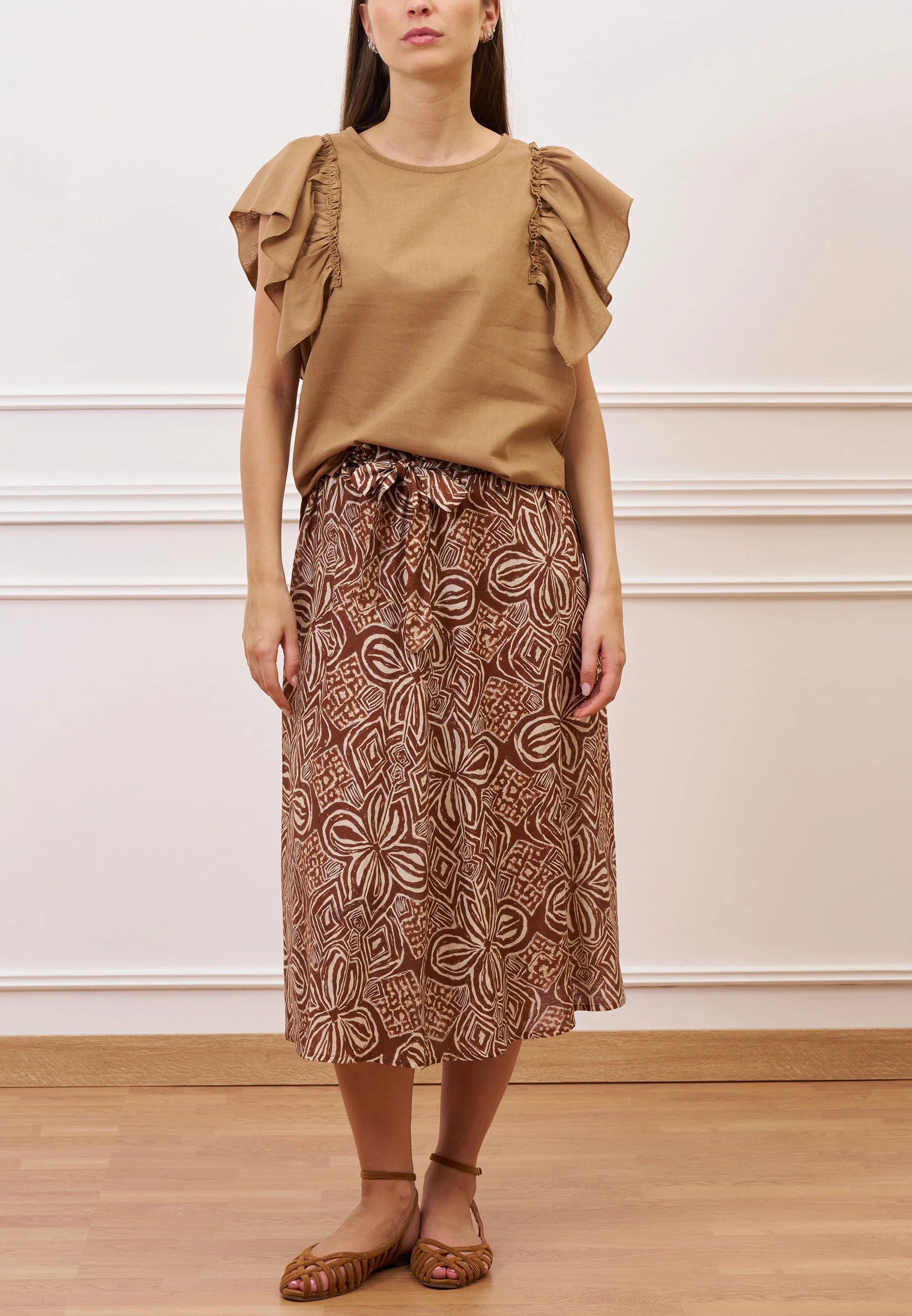 Blusa con maniche arricciate - TABACCO - Image 4