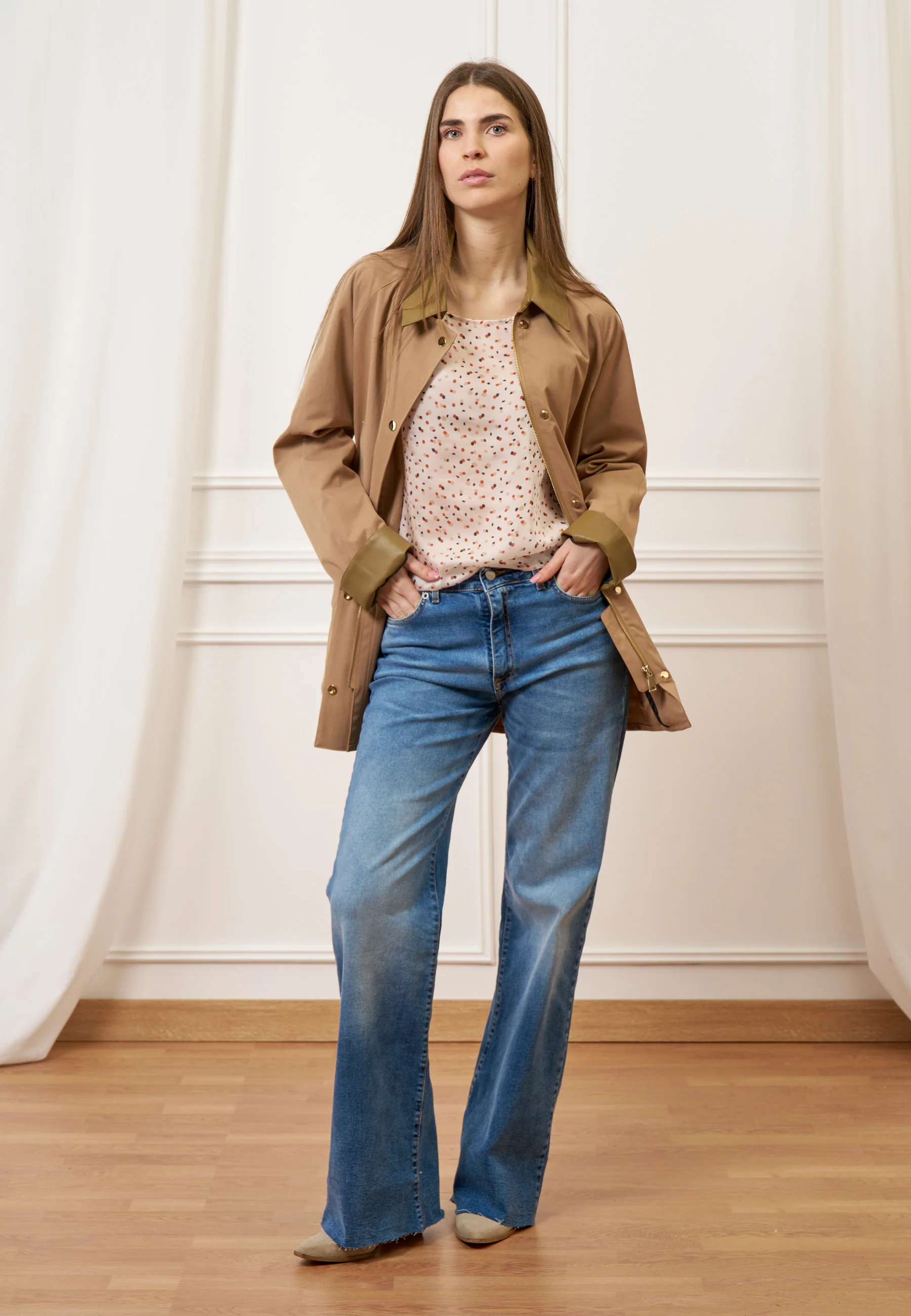 Blusa fantasia con polso volant - AVORIO/COCCIO - Image 7