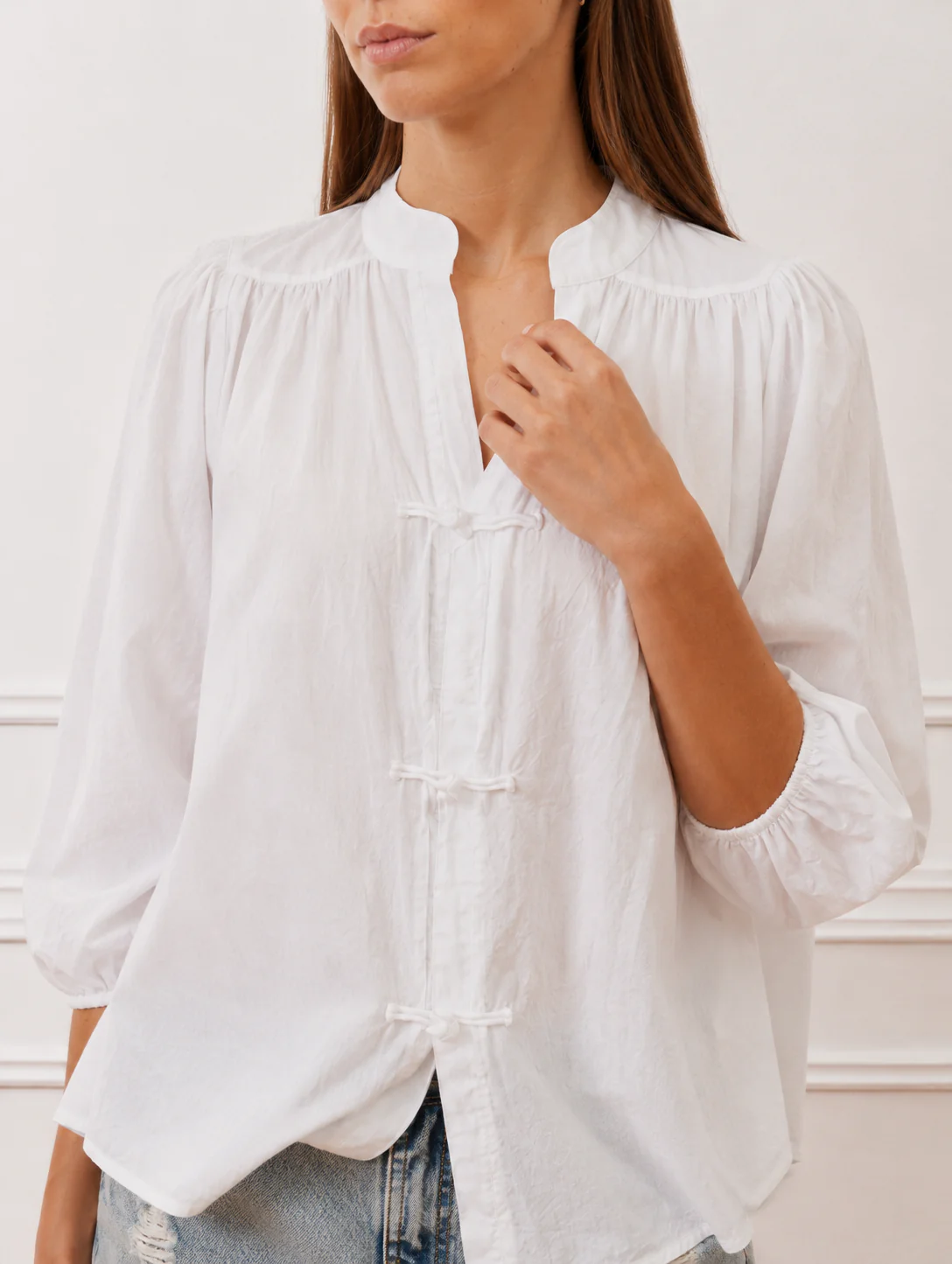 Camicia in mussola con alamari - BIANCO - Image 3