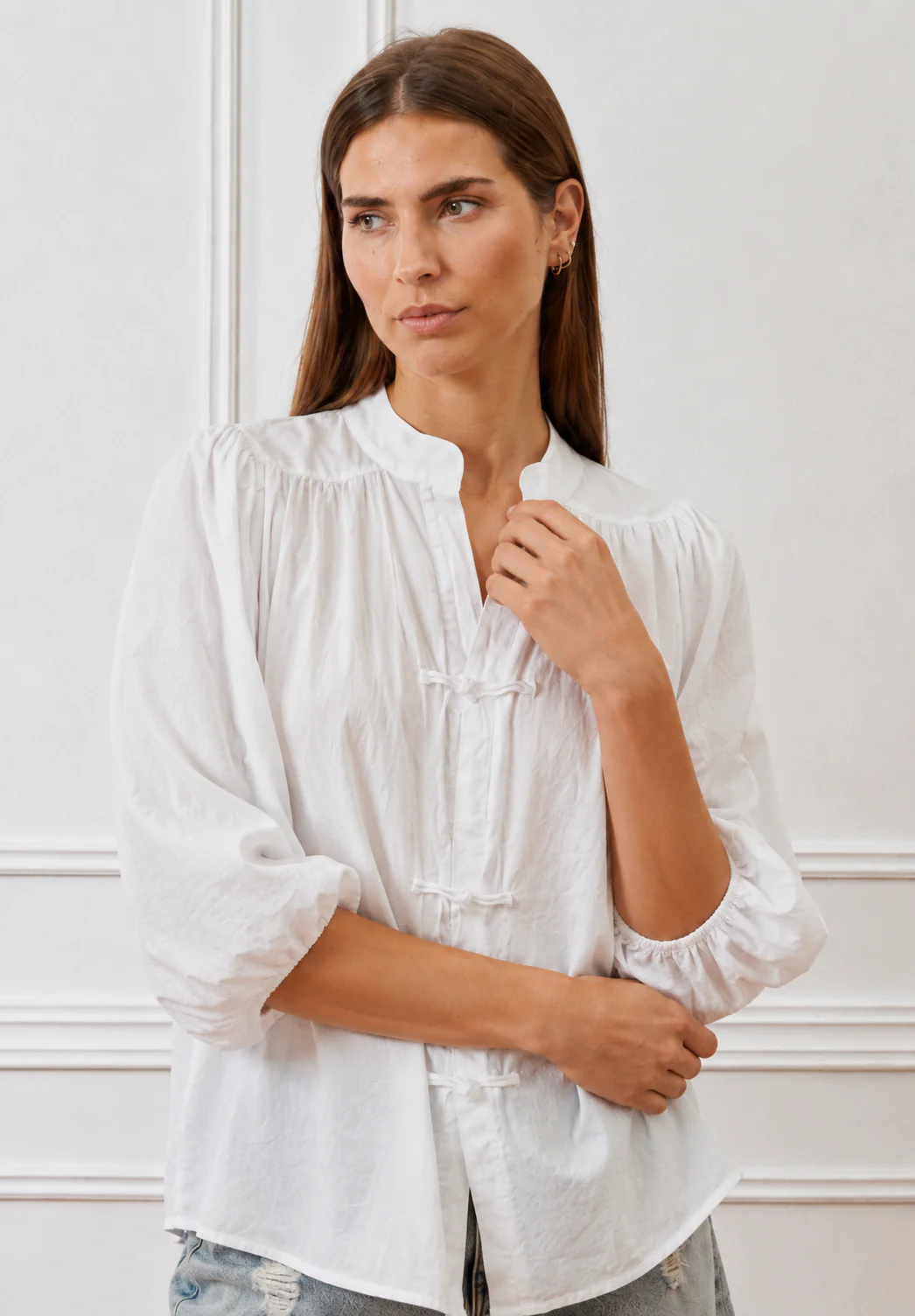 Camicia in mussola con alamari - BIANCO - Image 7