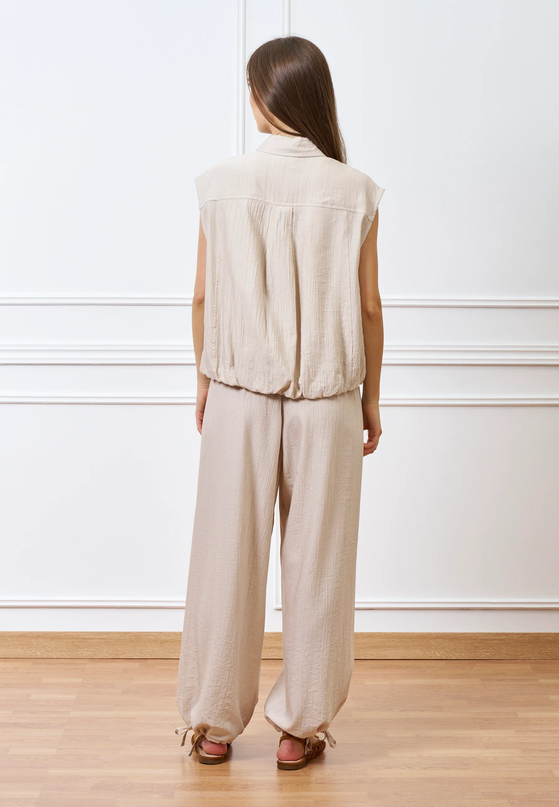 Camicia smanicata ampia - BEIGE - Image 5