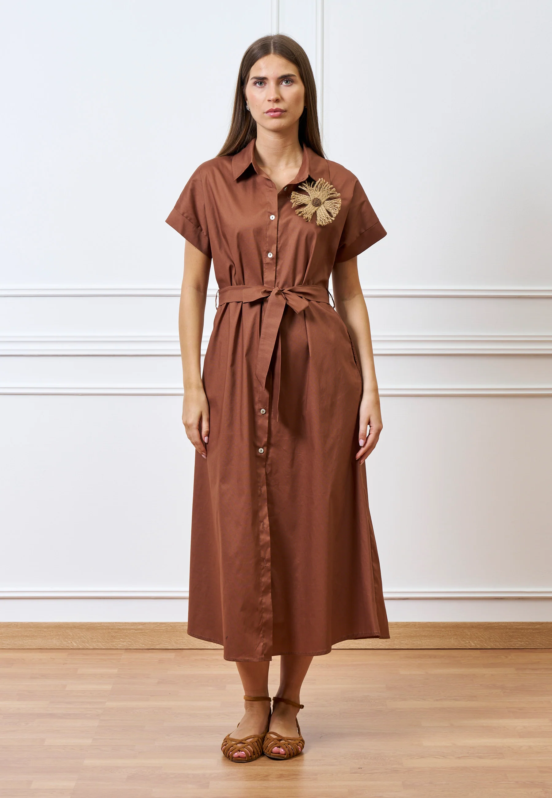 Vestito lungo chemisier con cintura - MARRONE - Image 4