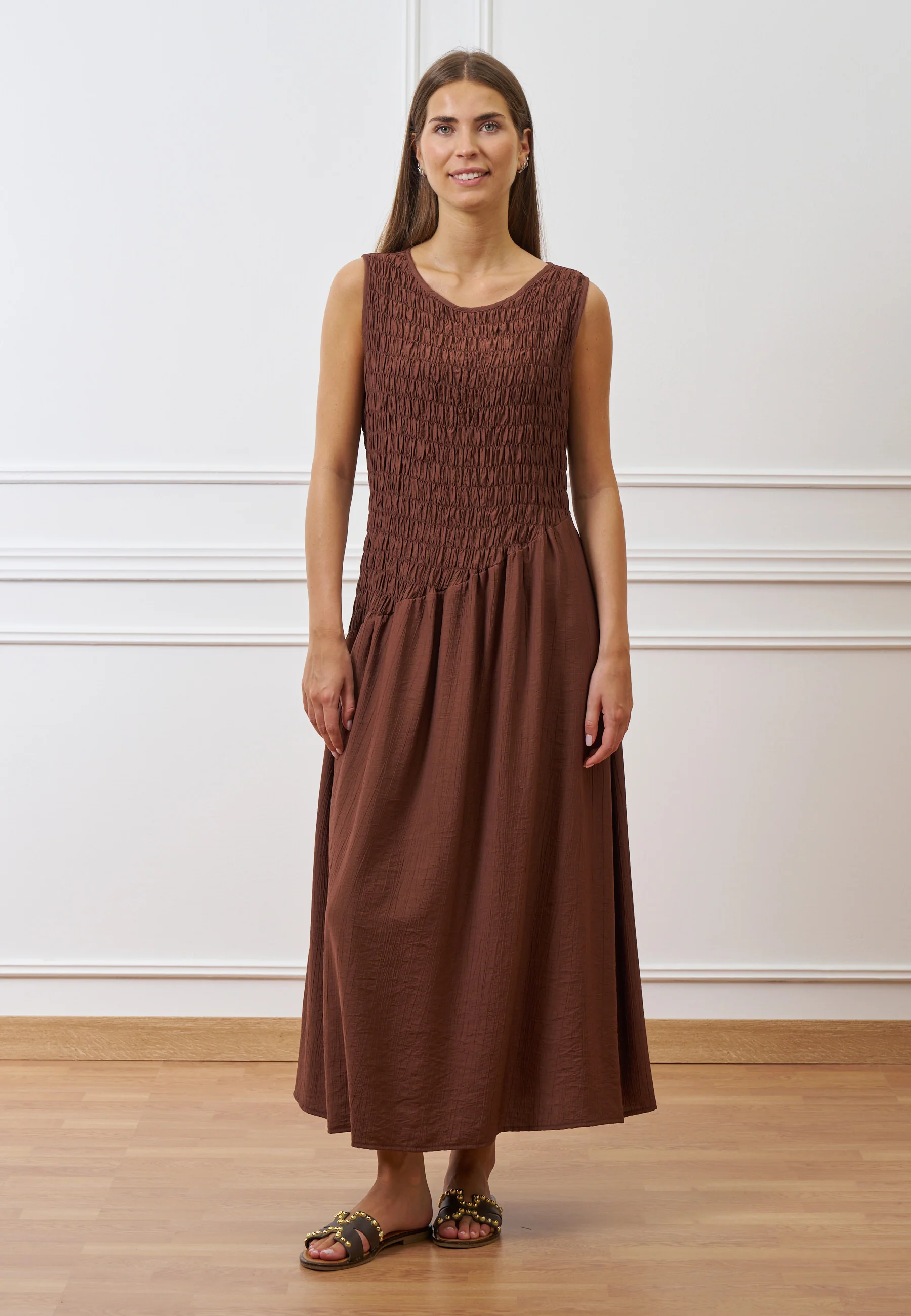Vestito lungo con bustino arricciato  - MARRONE - Image 4