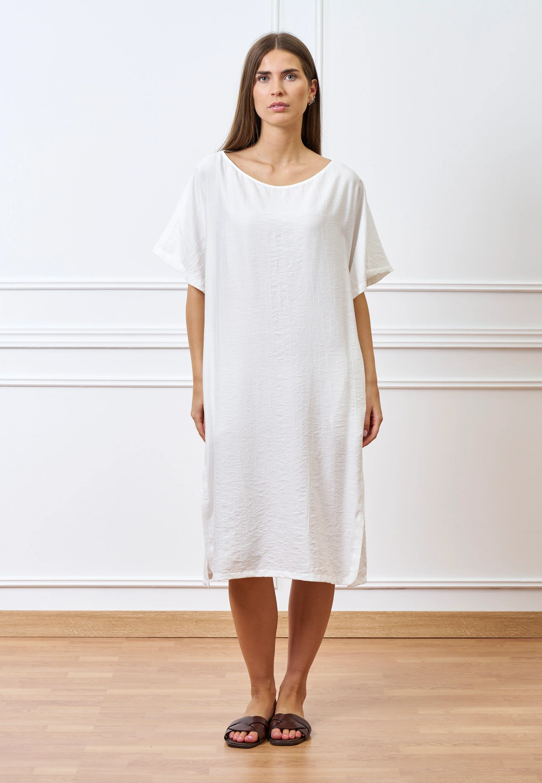 Vestito midi ampio effetto stropicciato - BIANCO - Image 4